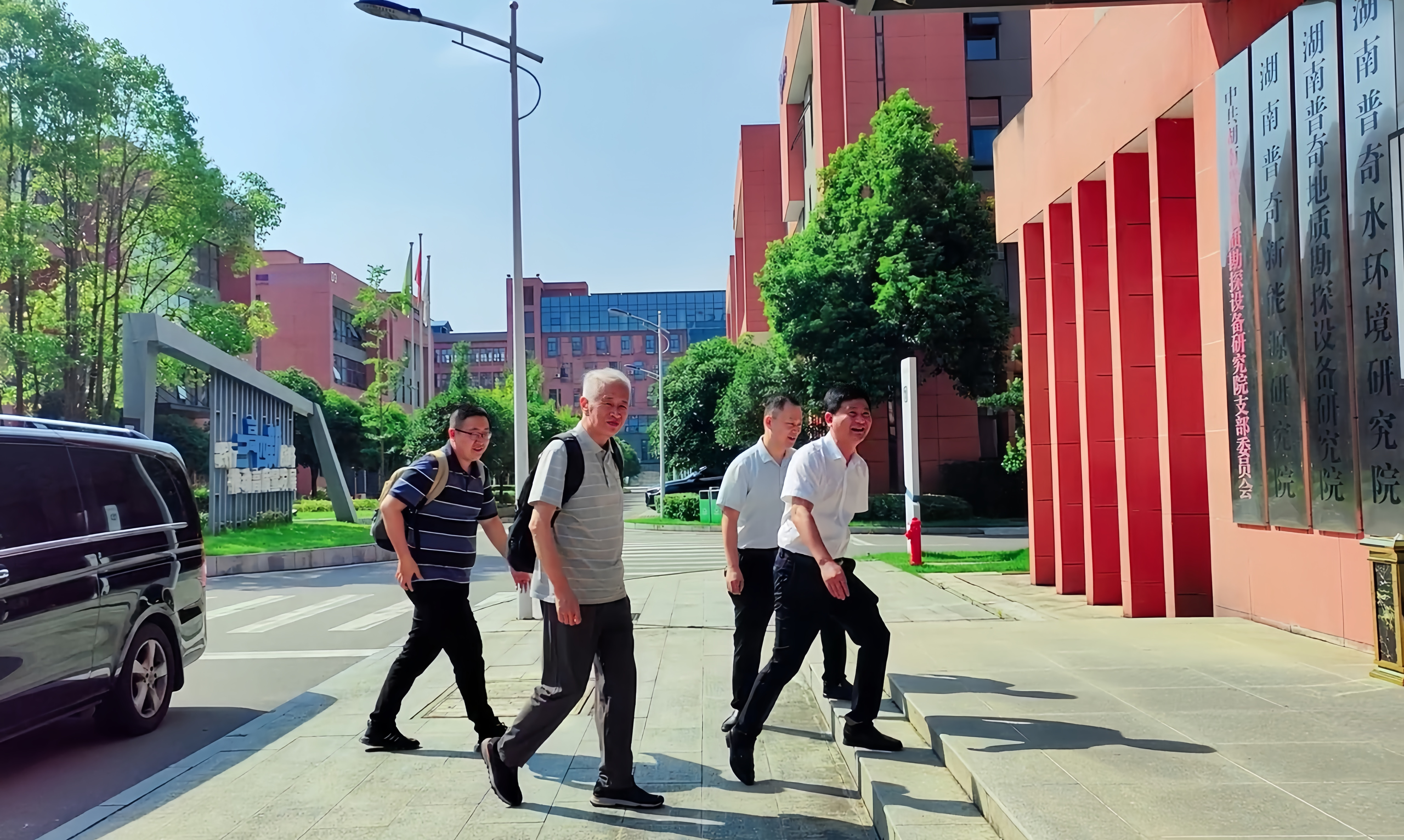 哈工大袁一星教授、中國計量大學張鵬老師蒞臨我院交流合作